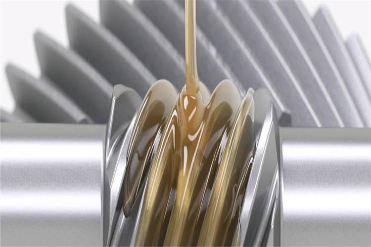 不同品牌的工業齒輪油不要混用。因為不同品牌齒輪油的某些性能指標不盡相同，若混用會降低齒輪油的使用效果